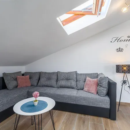 아파트 Modernes Nur 250 Meter Zum Mit Privatem Balkon, Grill, Wifi 포레치