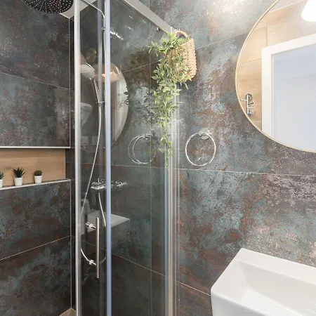 Modernes Nur 250 Meter Zum Mit Privatem Balkon, Grill, Wifi * 포레치