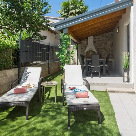 Апартаменты Modernes Nur 250 Meter Zum Mit Privatem Balkon, Grill, Wifi Пореч